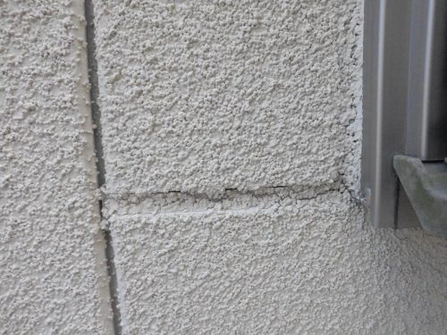サイディング外壁　シーリングひび割れ