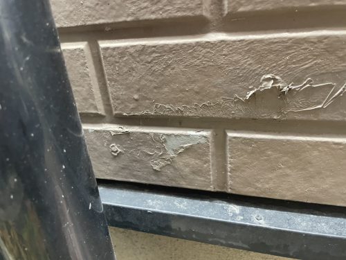 春日井市の住宅で塗膜のが剥がれが見られる状態