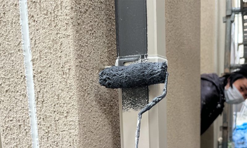 付帯塗装　雨樋　施工中の様子