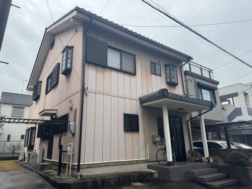 名古屋市の住宅で外壁に色褪せが見られる状態
