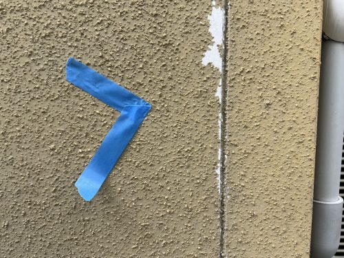 豊田市の住宅でシーリングの補修を行う前の状態