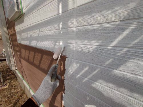 瀬戸市　外壁塗装　下塗り　施工中