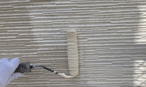 外壁塗装 中塗り施工中