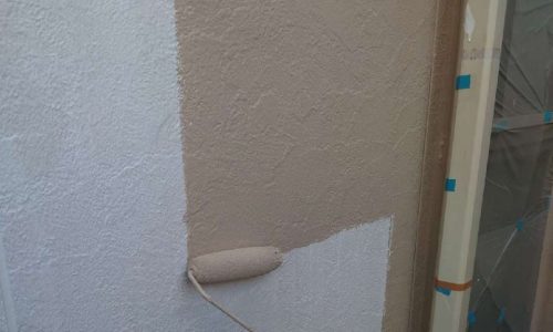 名古屋市　外壁塗装　中塗り