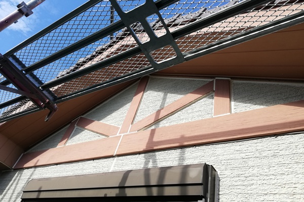 外壁塗装の艶ありと艶なしの違い