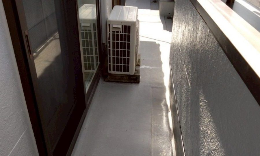 ベランダ防水　施工前　FRP