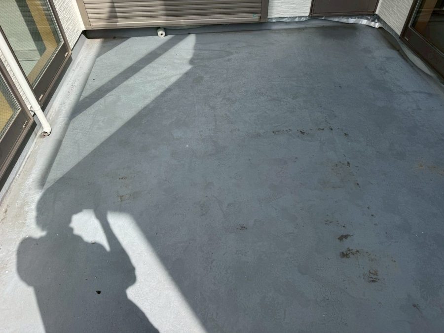 ベランダ防水　施工前　FRP