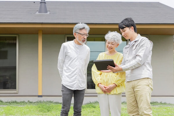 地元の塗装業者に外壁塗装を依頼するデメリット