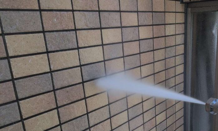 高圧洗浄 外壁洗浄 施工中