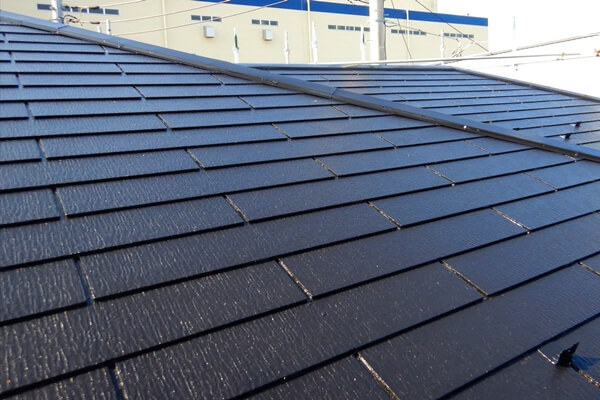 屋根材別｜無機塗料が向く・向かないケース