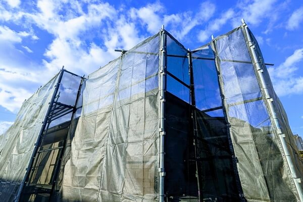 漆喰壁に適した塗料の条件とは？