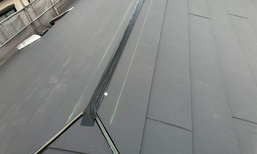 屋根カバー工法 屋根板金取付 施工中