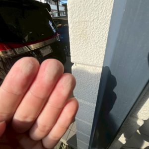 外壁　チョーキング