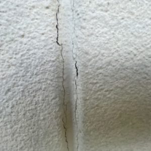 目地　ひび割れ