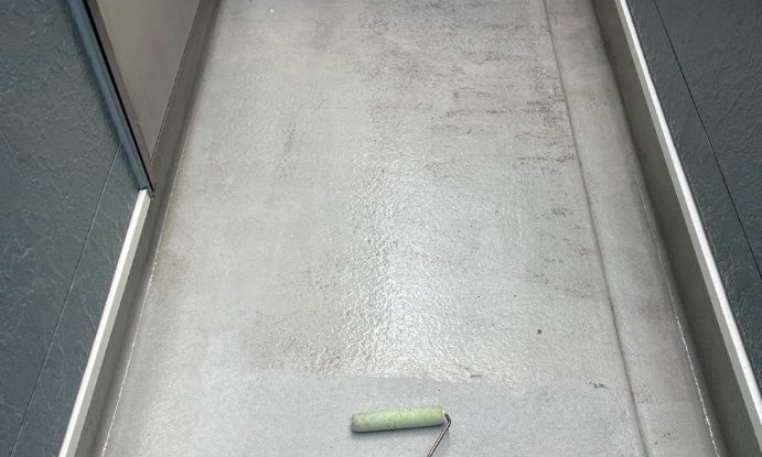 防水 プライマー施工中