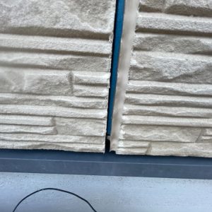 バックアップ材露出