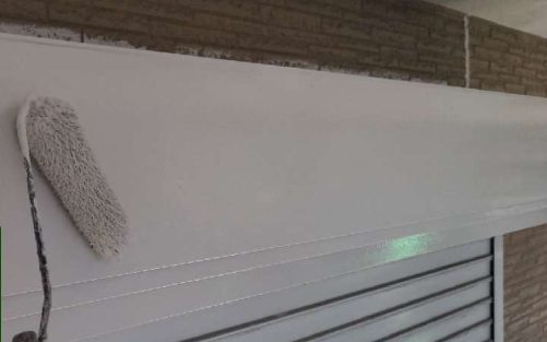 シャツターボックス上塗り2回目 施工中