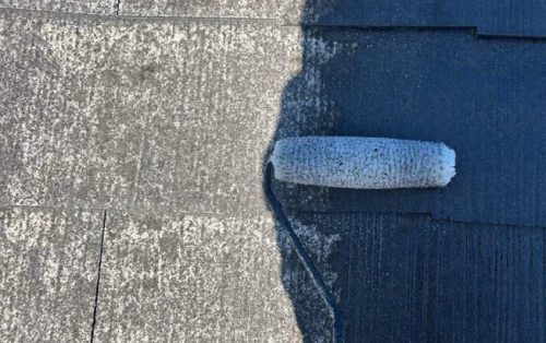 屋根塗装下塗り1回目施工中