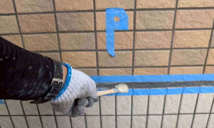 シーリング プライマー施工中