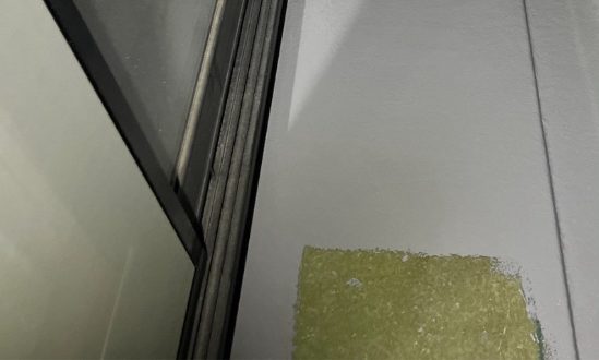 ベランダ防水 トップコート 施工中