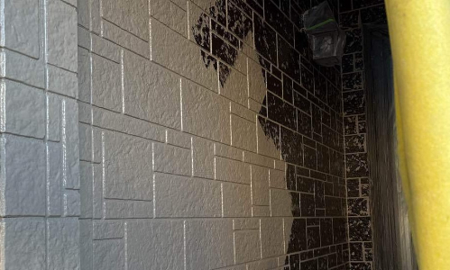 外壁塗装 タイル調 上塗り2回目