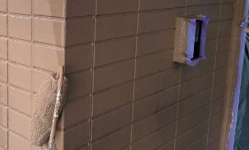 外壁塗装 上塗り 施工中