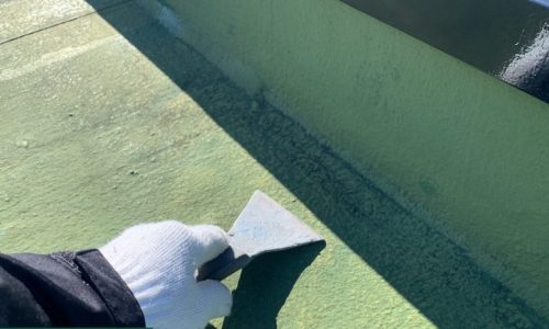 屋上防水 ケレン・下地処理 施工中