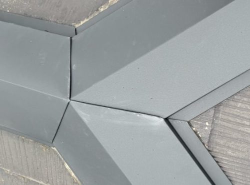 屋根棟板金取替施工前