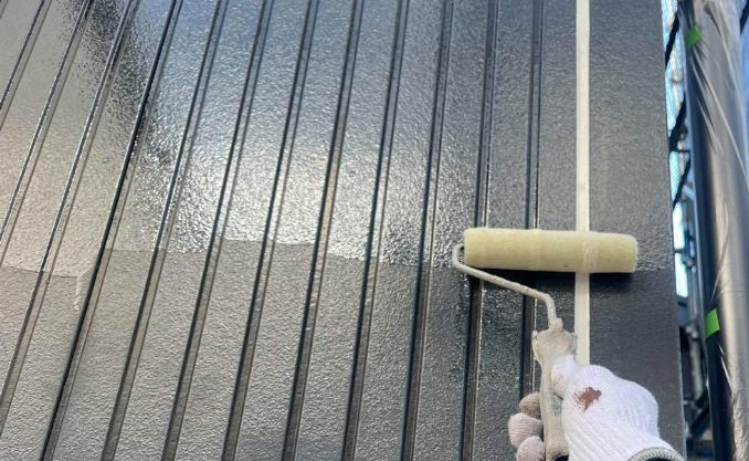 外壁塗装　下塗り 施工中