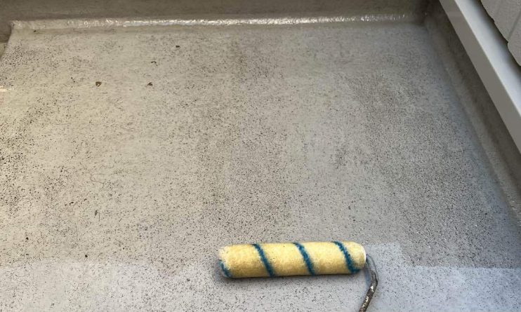 ベランダトップコート プライマー塗布 施工中