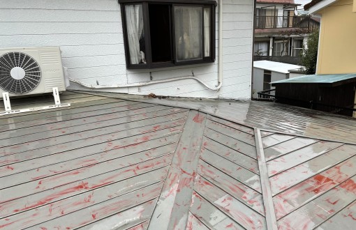 屋根工事前サイディングボード
