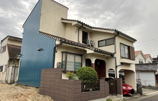 ［名古屋市守山区］ガルバリウム鋼板一部張替・ドアクローザー交換工事　N様邸サムネイル