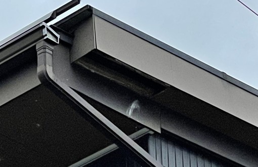 軒裏補修工事前