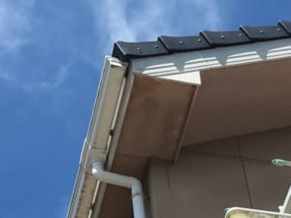 屋根　軒裏のシミについて　屋根工事［瀬戸市・尾張旭市］サムネイル