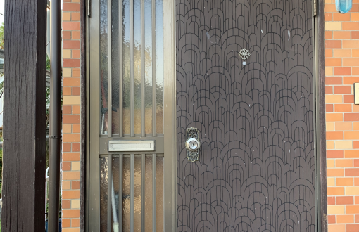 玄関ドアカバー工法施工前