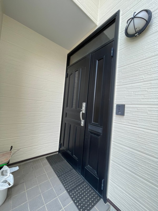 【尾張旭市】玄関ドアリフォーム　玄関ドアカバー工法サムネイル