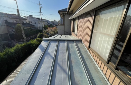 屋根カバー工法施工前金属