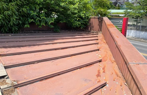 屋根カバー工法施工前トタン