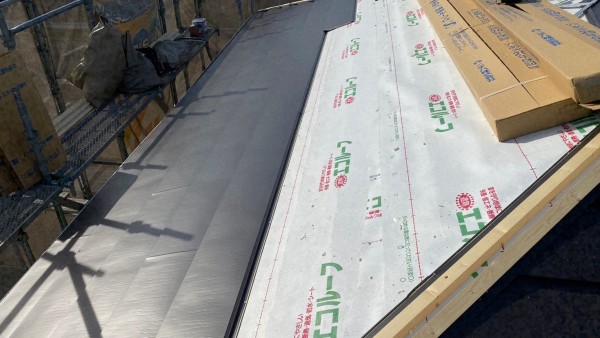 屋根のカバー工法とはどんな工事？わかりやすく解説！サムネイル