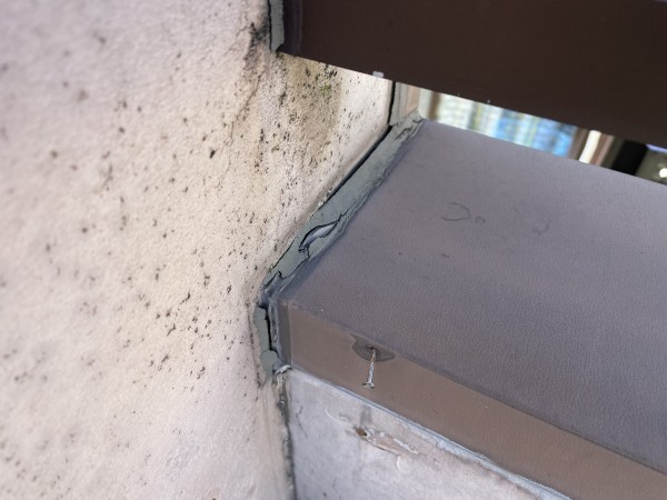 足場組！車庫の外壁塗装を始めます！サムネイル