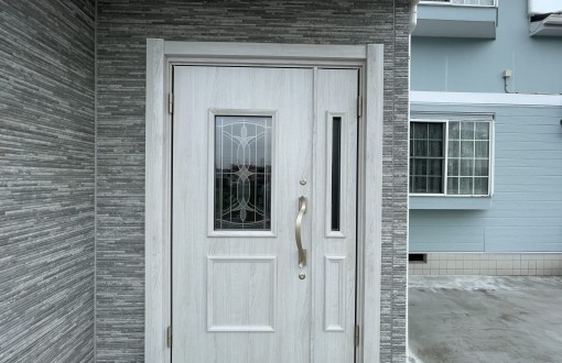 玄関ドアカバー工法施工後