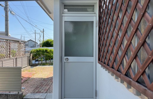 ドアカバー工法施工前