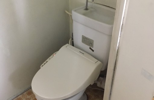 トイレ交換施工前