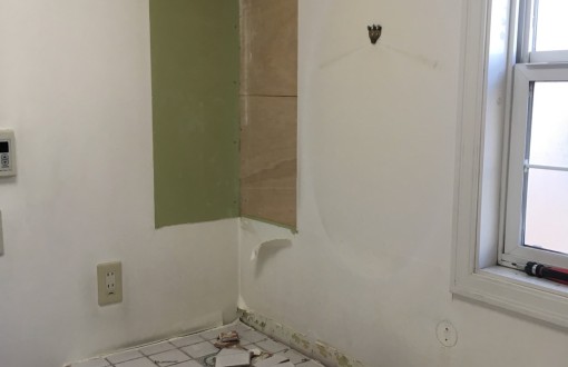 洗面化粧台交換施工前