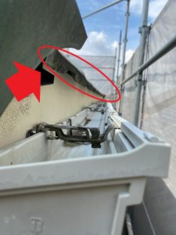 雨樋から雨が漏れる・・・サムネイル