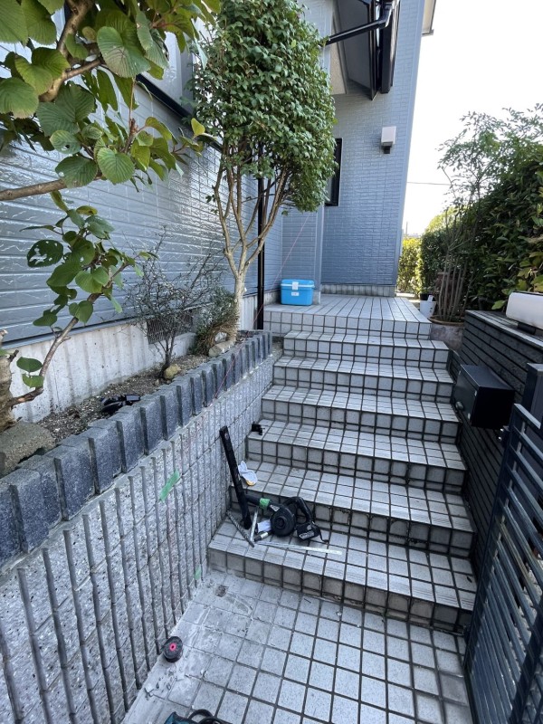 【尾張旭市】手すり新設　エクステリア工事サムネイル