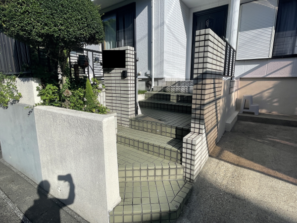 【尾張旭市】玄関タイルリフォーム　TK様邸サムネイル