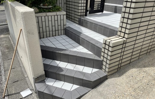 ［尾張旭市］玄関アプローチタイル交換工事　T様邸サムネイル