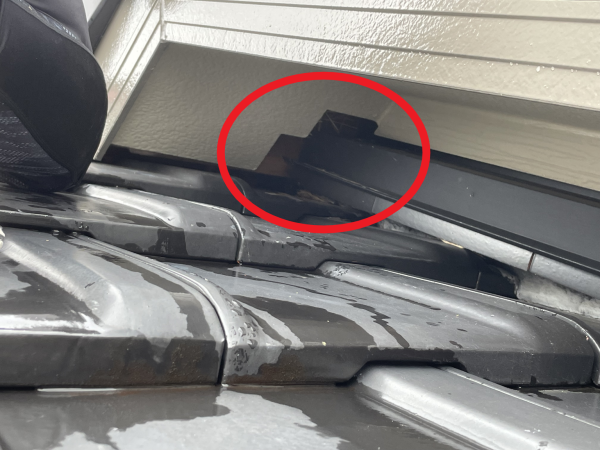 【尾張旭市】隙間に鳥の巣サムネイル