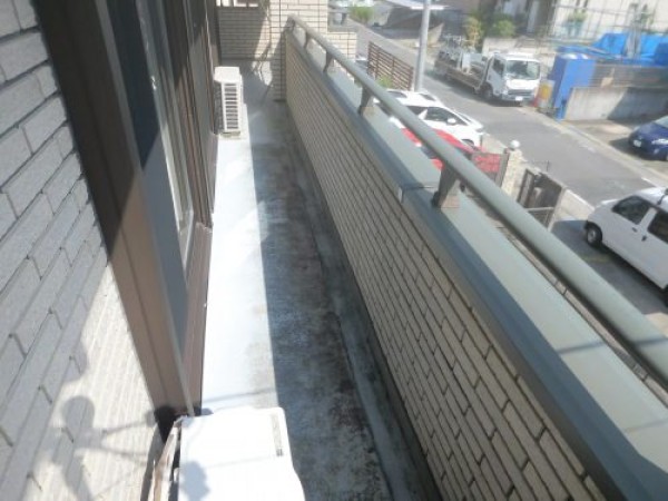 外壁塗装工事を行わせて頂いたお宅でベランダ防水工事を施工させて頂きました。サムネイル